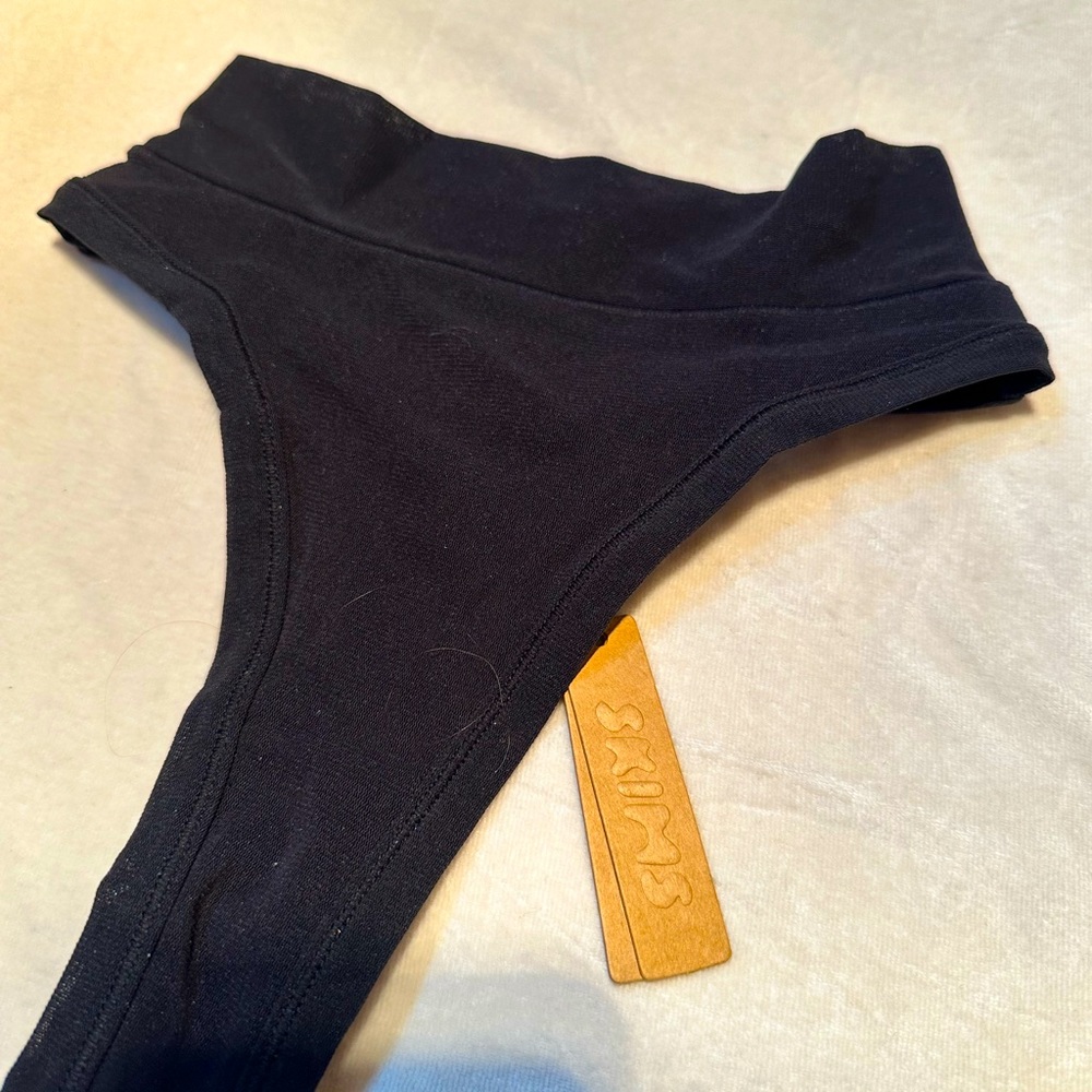 XS mesh thong Skims NWT